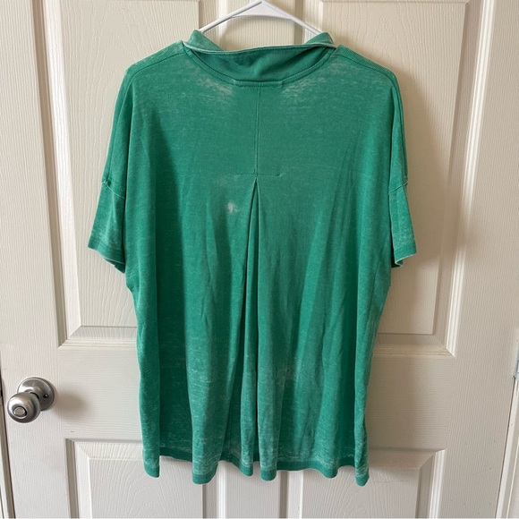 Jane and Delancey oversized green tee - Picture 2 of 3